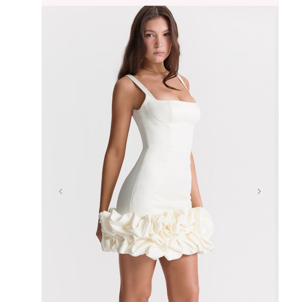 Ivory Ruffle Hem Dress - Picture 4 of 6